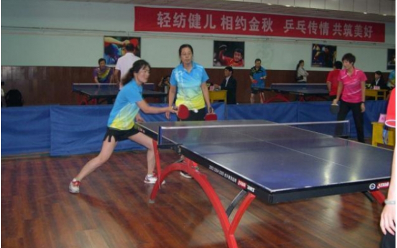 公司工会组队参加市轻纺工会职工乒乓球赛
